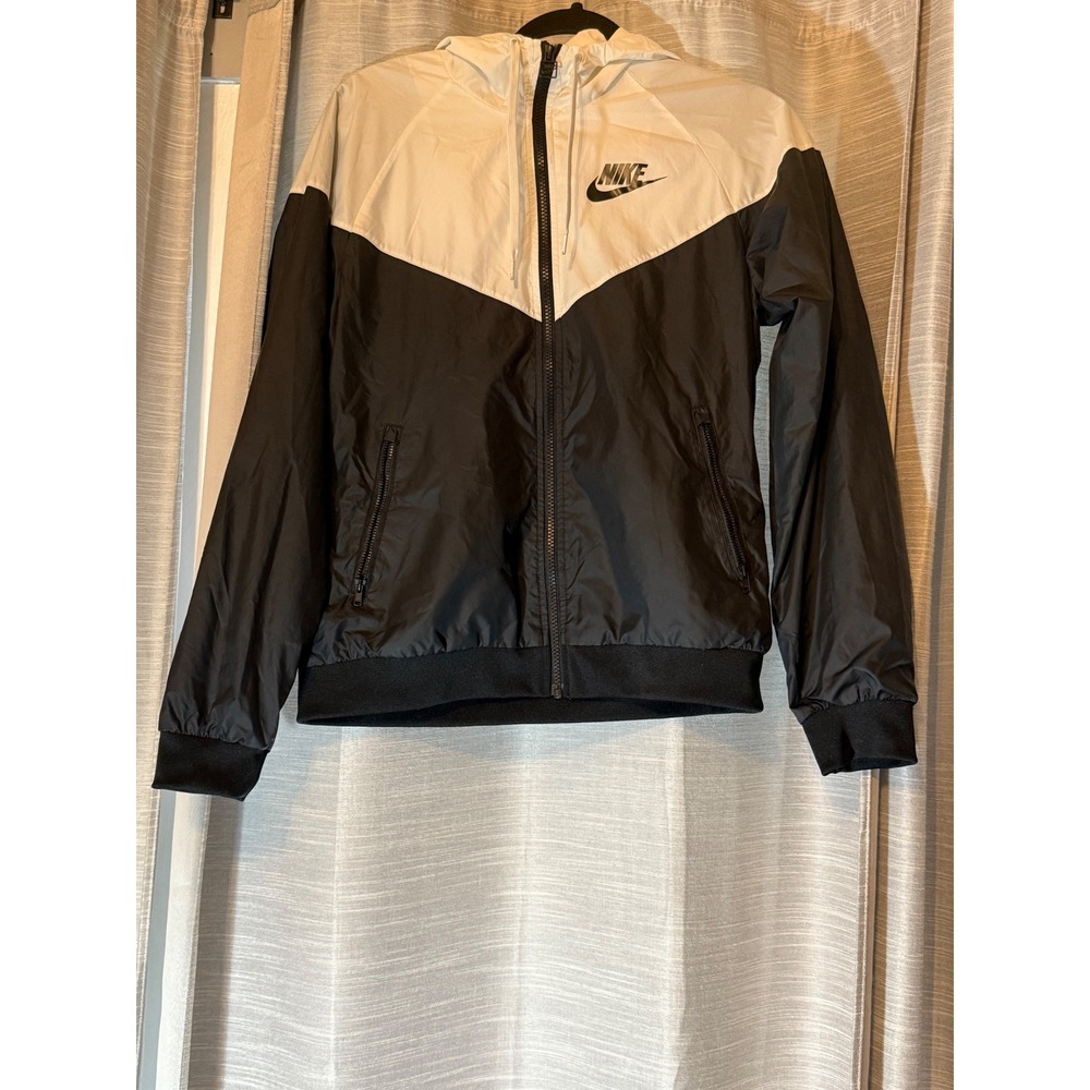 Nike Sportswear Windrunner Black/ White Hooded Jacket AR3092-010 Sz S EUC